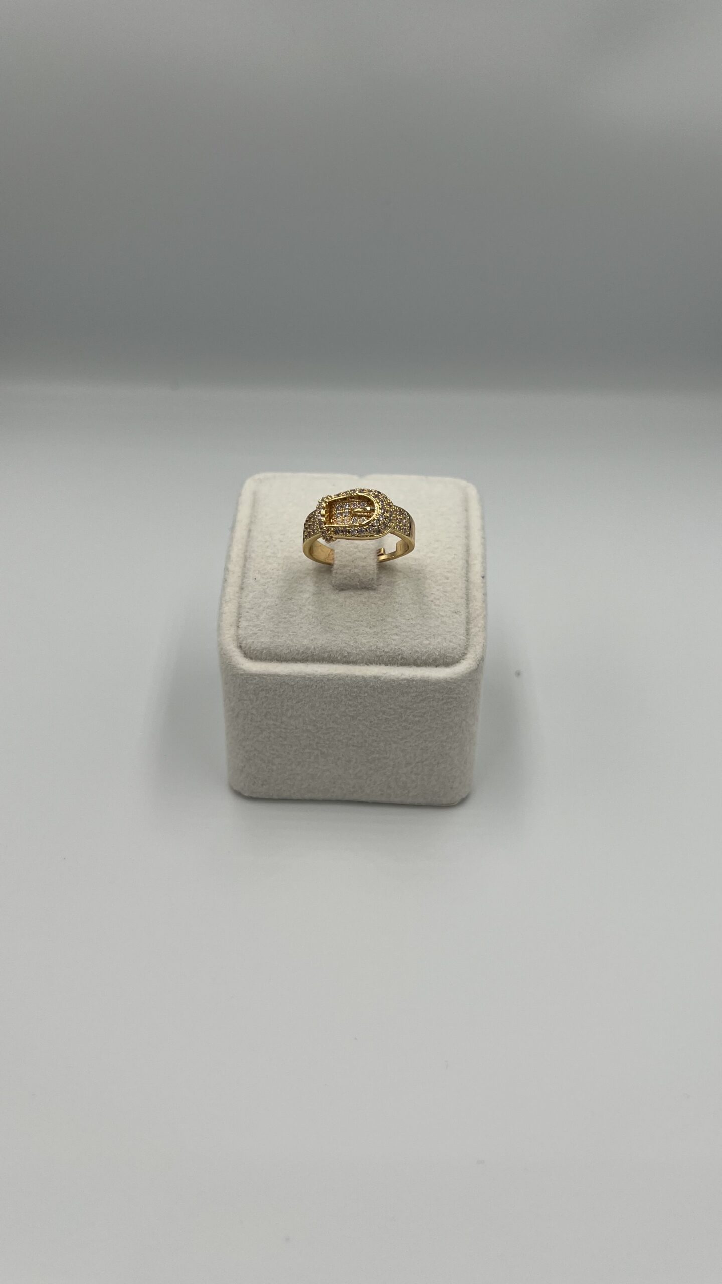 Zirkon Taş Kaplamalı Kemer Yüzük