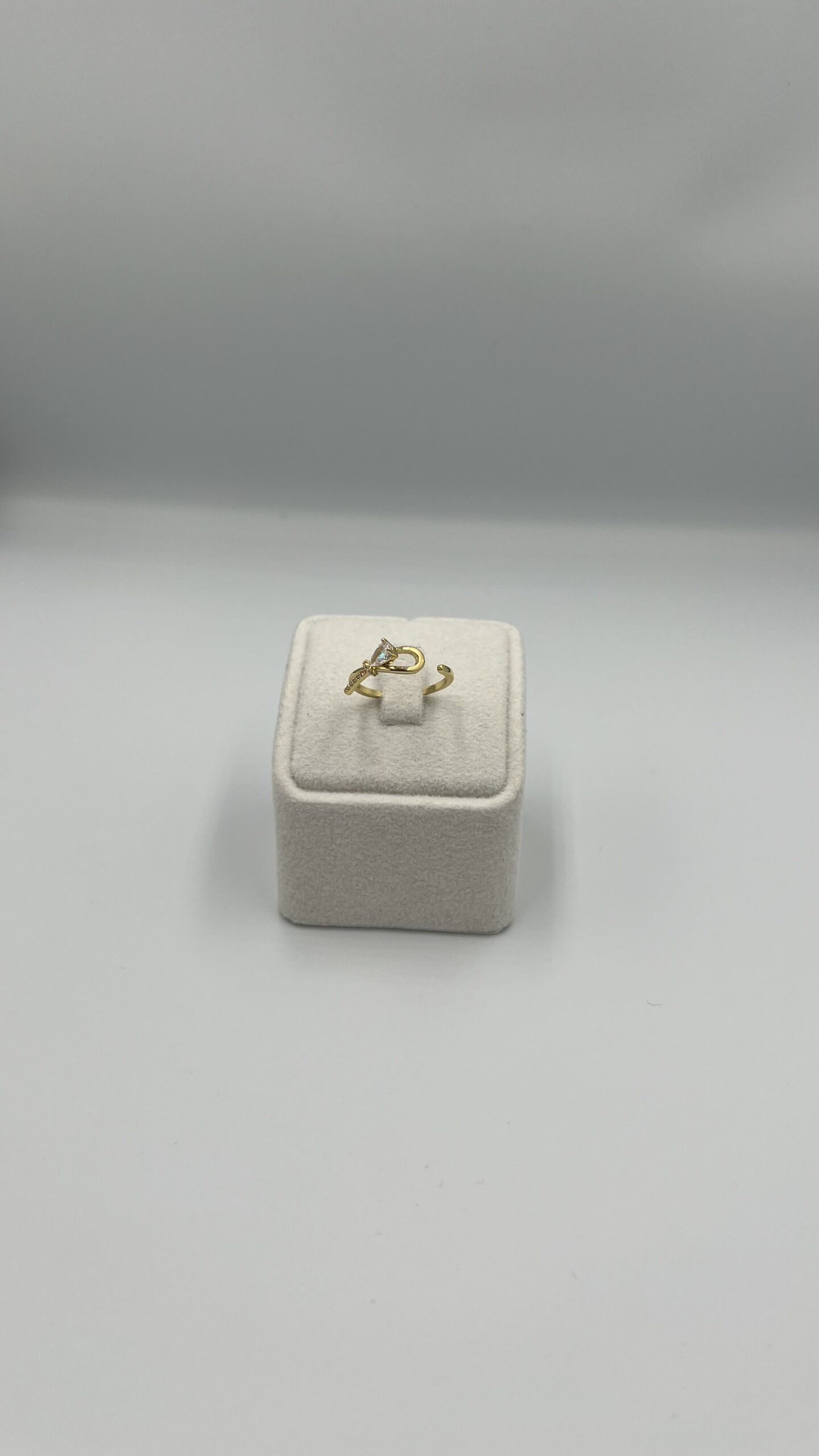 Parıltılı R Yüzük